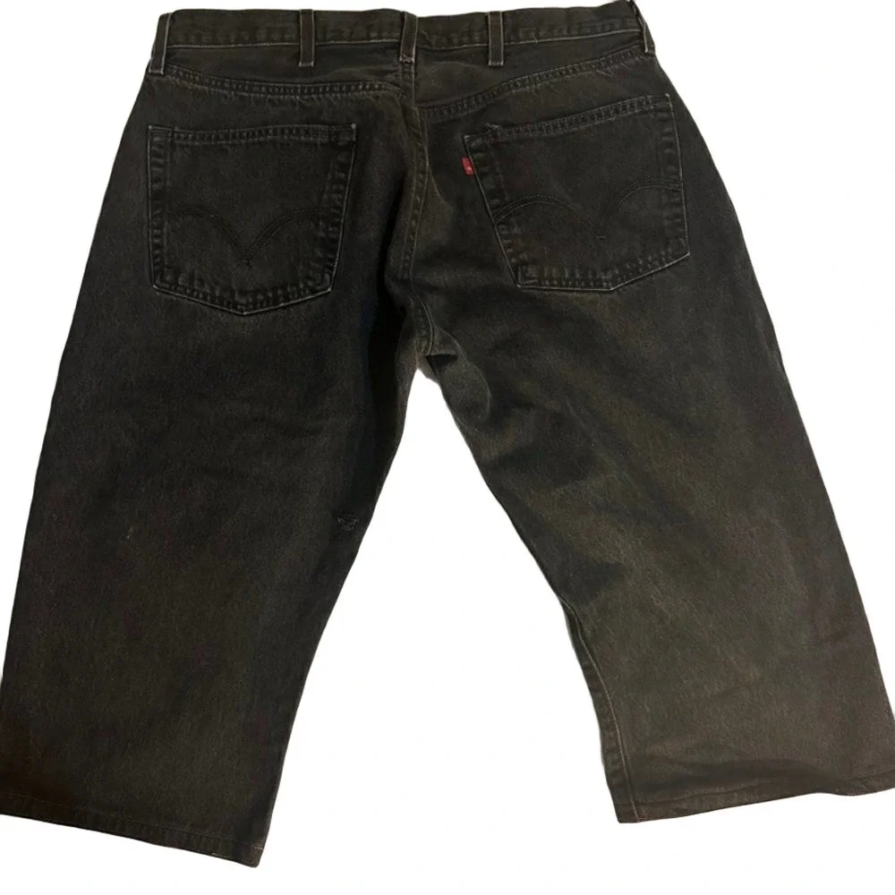 Levis black 501 Shorts for men Waist :38, Inseam 17 inches